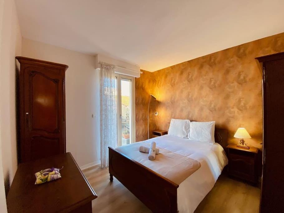 ''Georgio'' Grand appartement traversant avec vue canal et parking Apartment in Occitanie