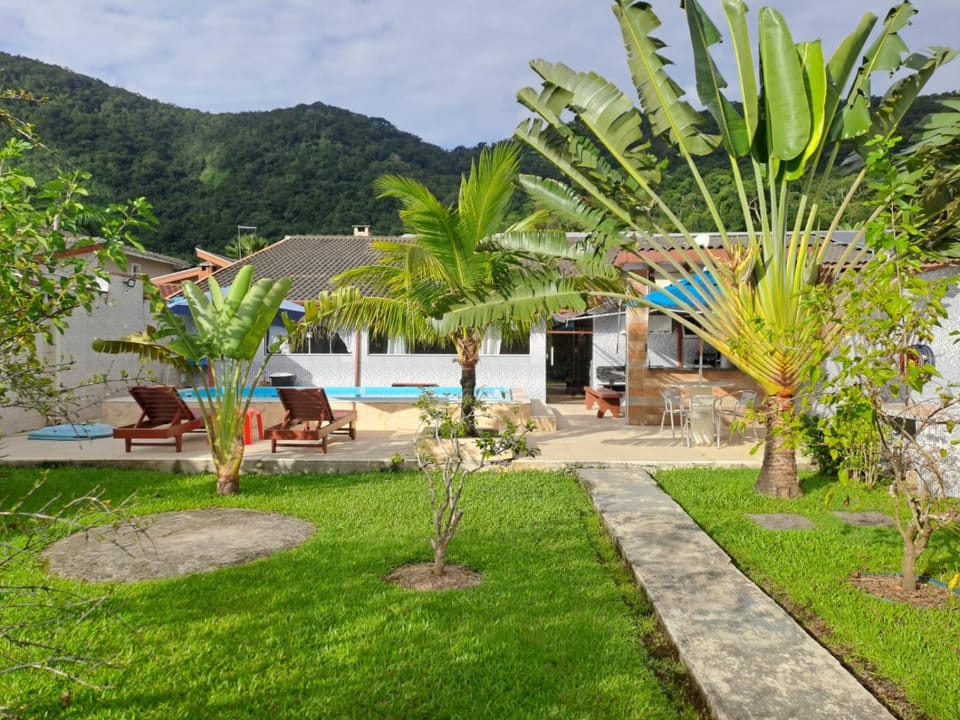 Mountain view, Pool view