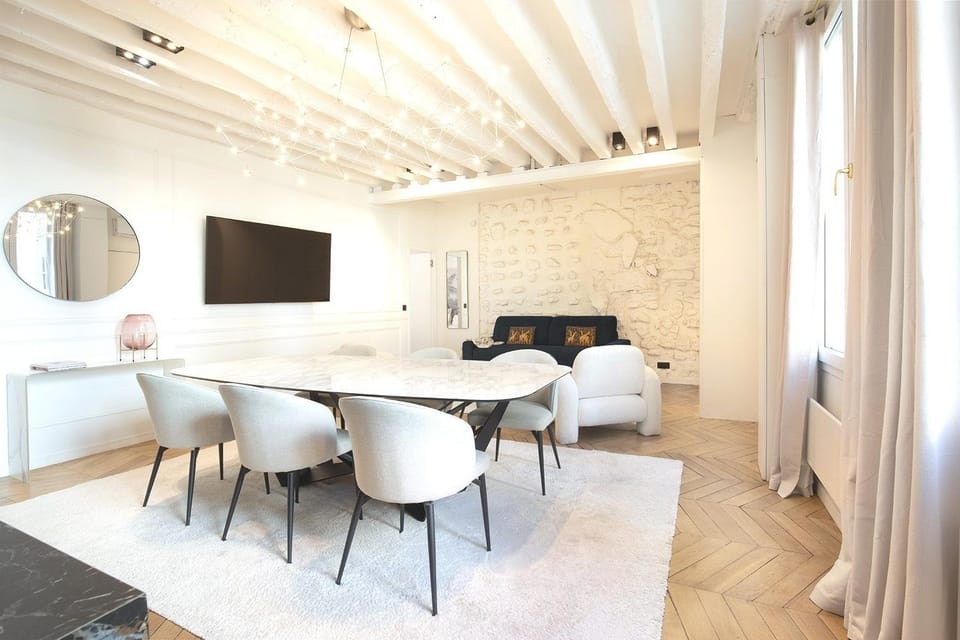 TV and multimedia, Living room, Seating area, Dining area