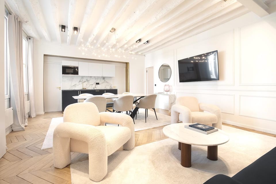 TV and multimedia, Kitchen or kitchenette, Living room, Seating area