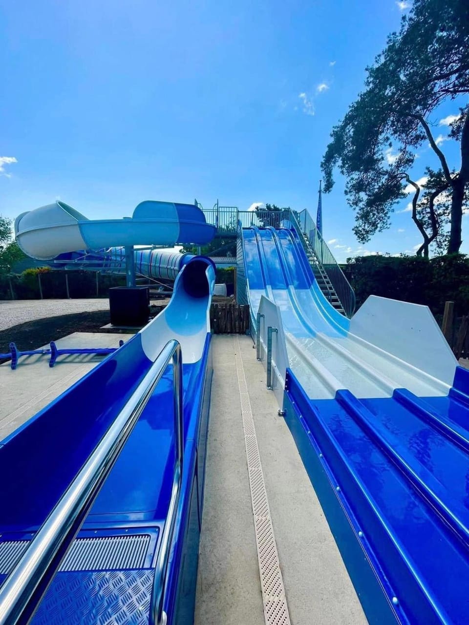 Camping 4* 3 CH 2 SDB- Lave linge- Lave vaisselle Campground/ 
RV Resort in Centre-Val de Loire