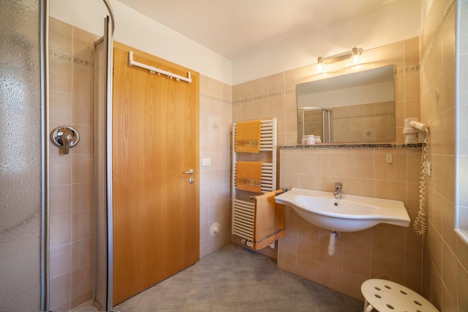 Bathroom, Living room