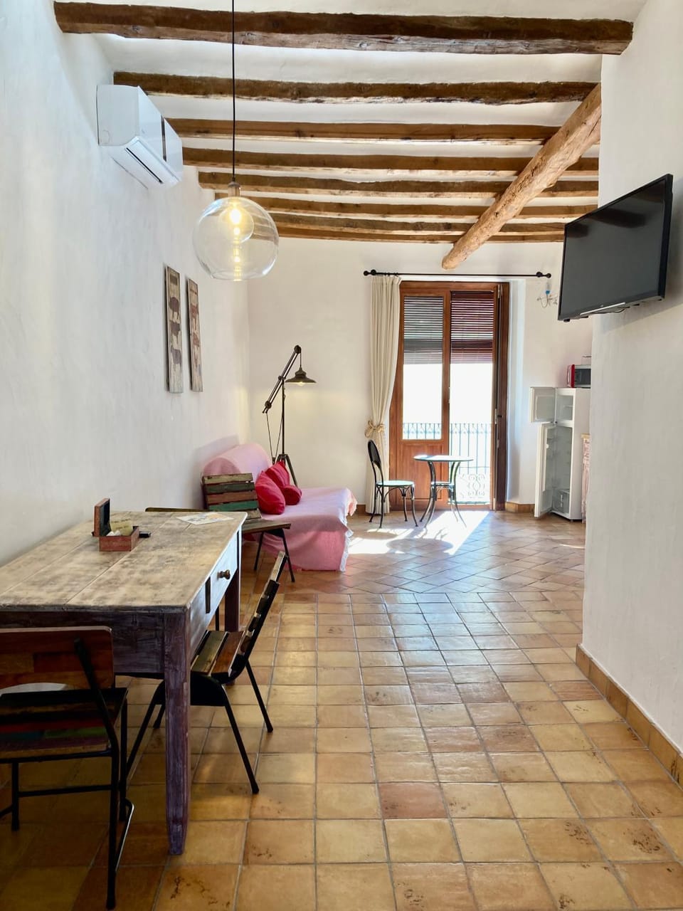 Living room, Seating area, Dining area