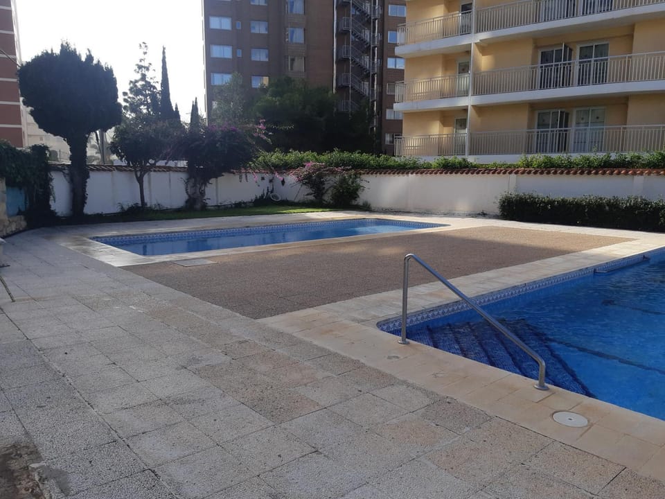 Swimming pool, Swimming pool