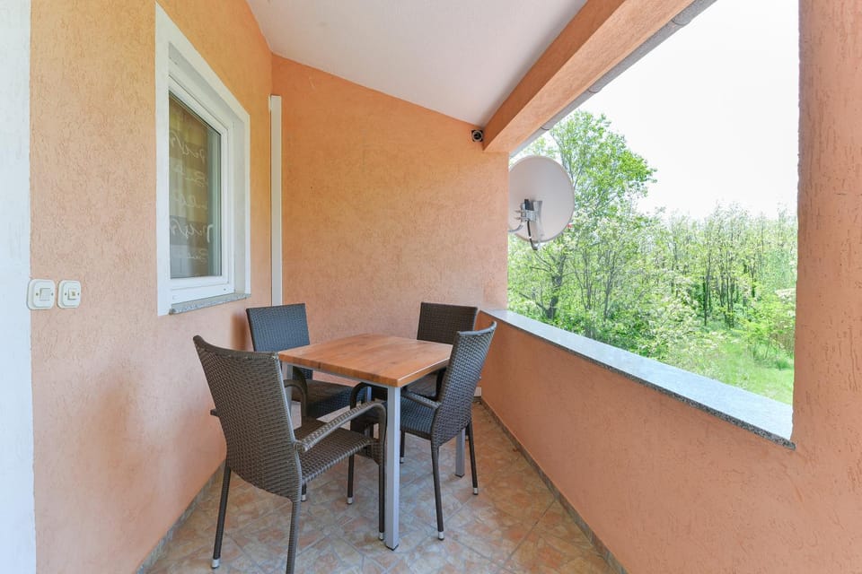 Balcony/Terrace, Garden view