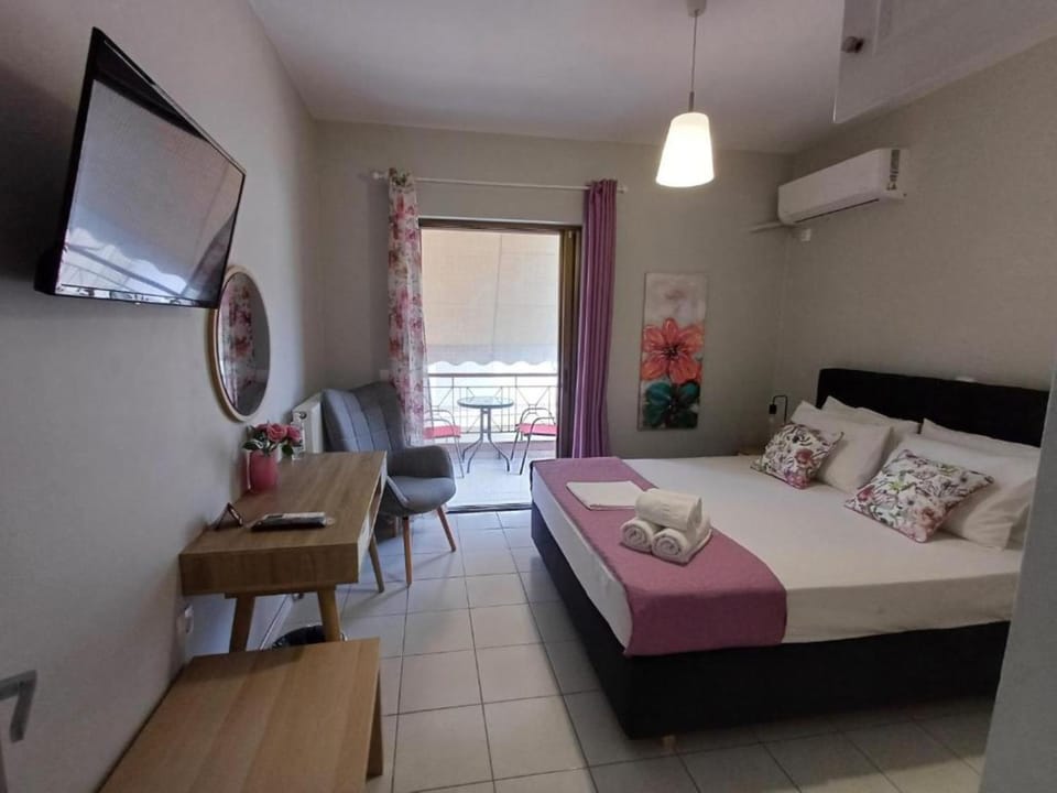 Communal lounge/ TV room, Bedroom