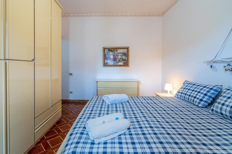 Property building, Living room, Bedroom