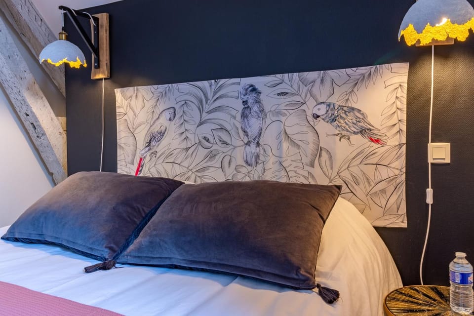Bed, Photo of the whole room, Bedroom