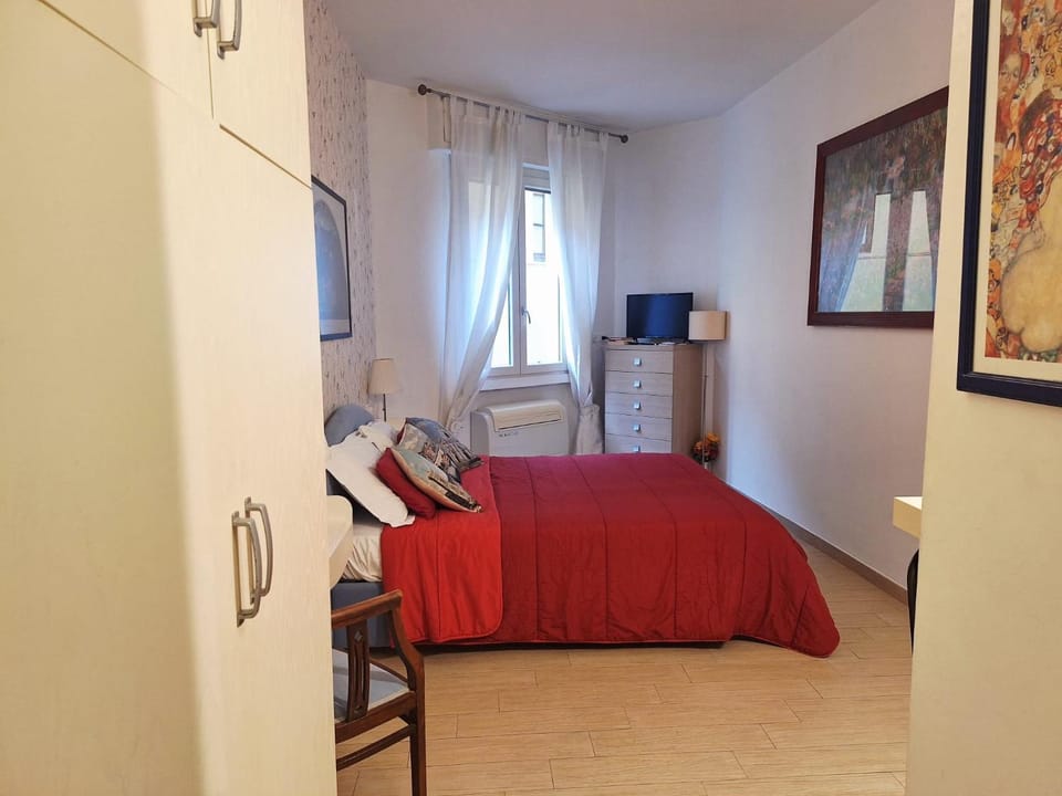 Bed, Photo of the whole room