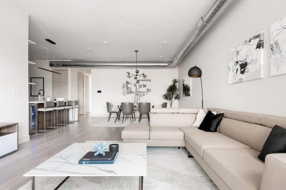 Gameday Oasis - Private Balcony - Jefferson Park - Tesoro House in Denver