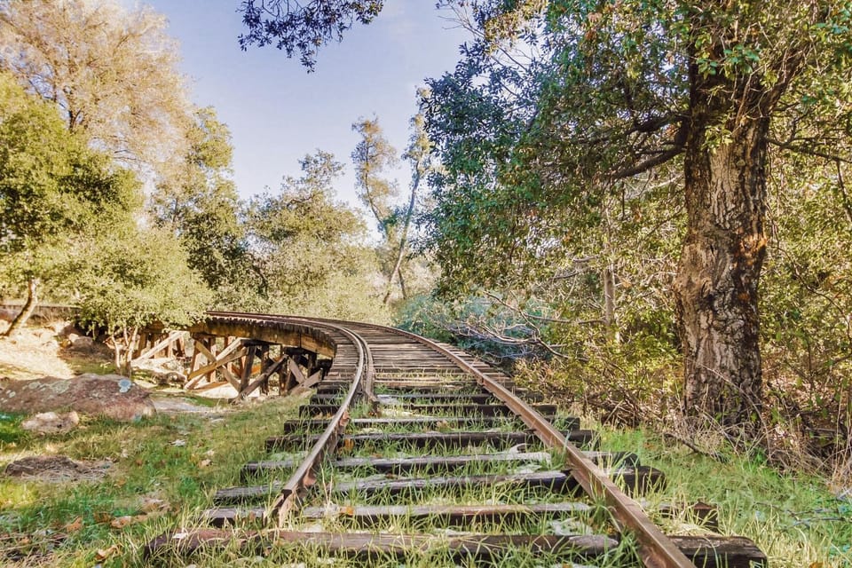 Hot tub Disney train track in Julian amazing views Villa in Julian