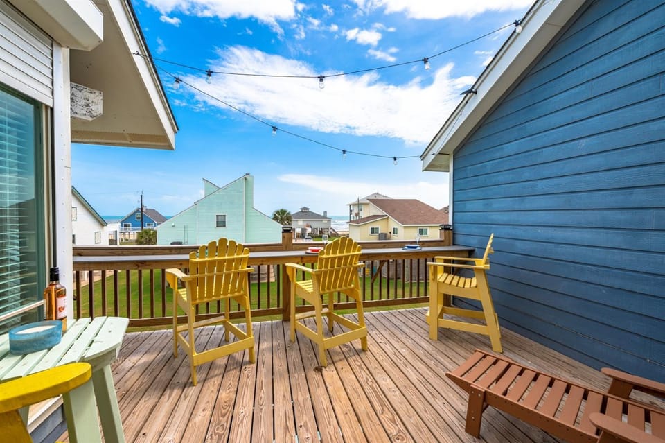 Gulf-View Townhome Hot Tub 2-Min Beach Walk House in Hitchcock