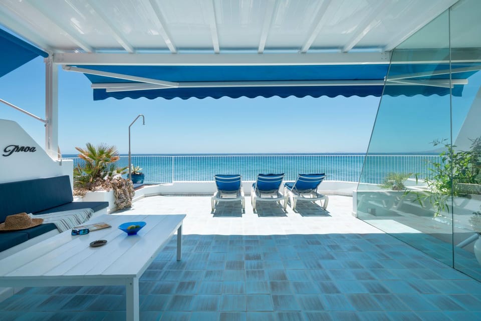 Luxury Sea Front Caleton 40 Villa in Puerto del Carmen