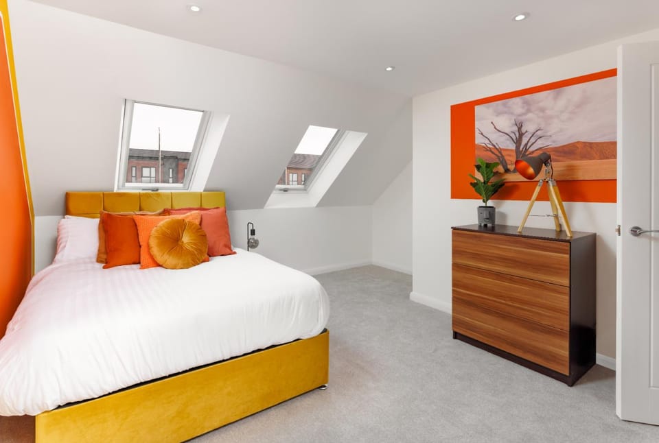Bed, Photo of the whole room, Bedroom