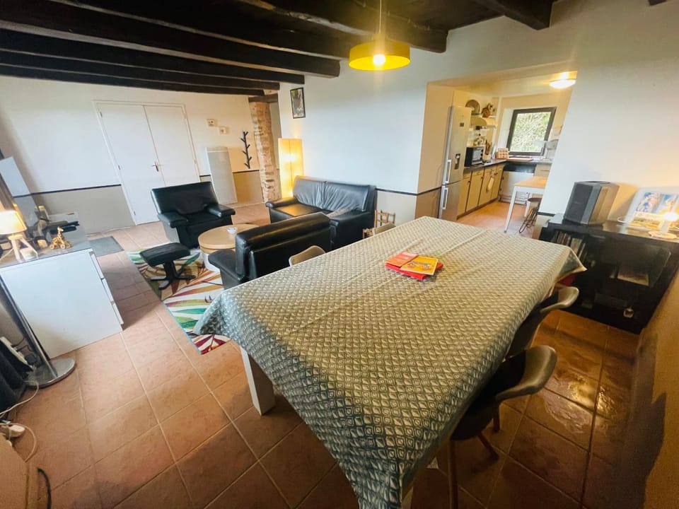 Living room, Photo of the whole room, Dining area