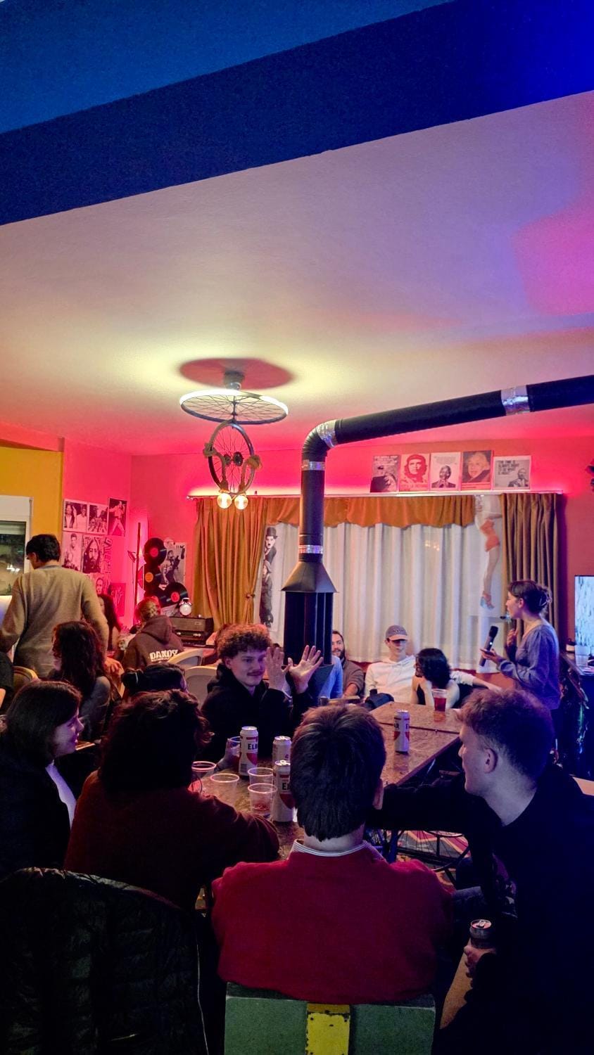 Communal lounge/ TV room