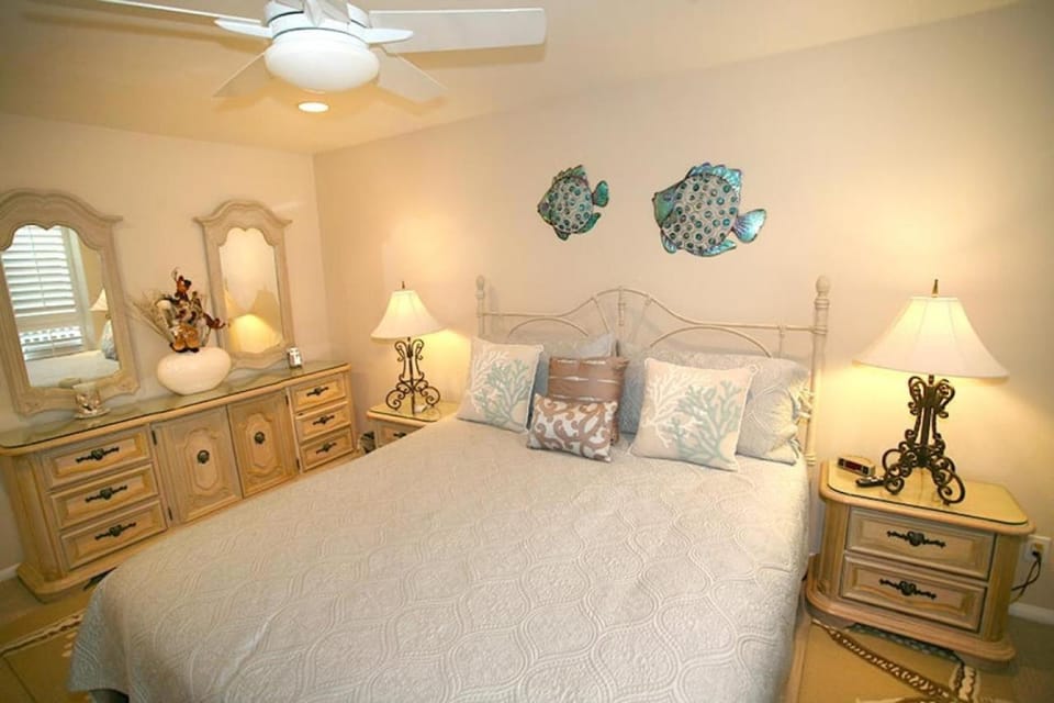 A209 - Sandy Paradise - On-the-Sand House in Oceanside