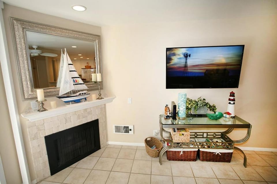 A209 - Sandy Paradise - On-the-Sand House in Oceanside