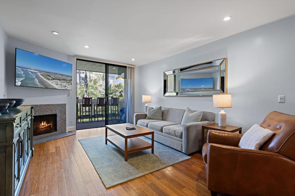C109 - Sea Breeze - On-the-Sand House in Oceanside