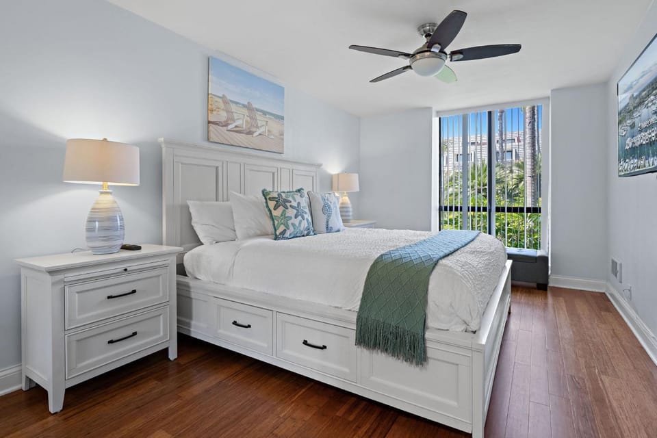 C109 - Sea Breeze - On-the-Sand House in Oceanside