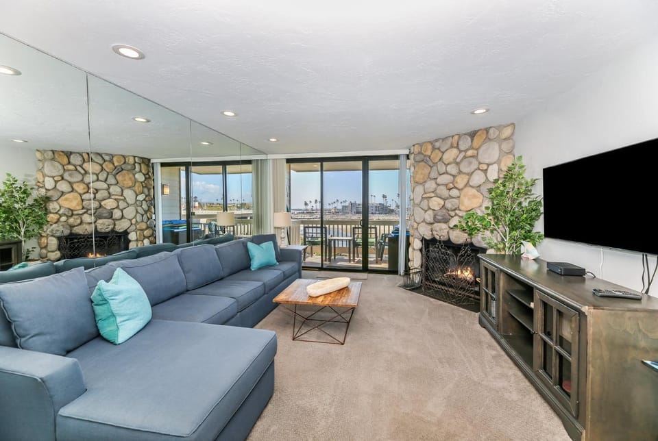 G32 - Harbor Cottage - On-the-Sand House in Oceanside