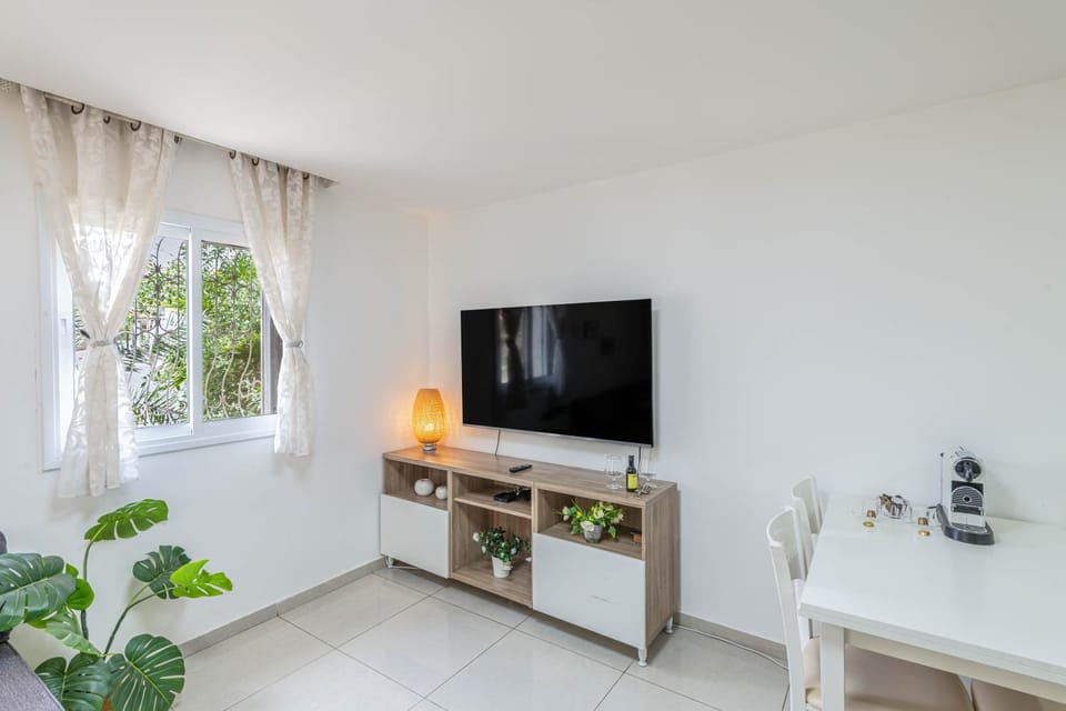 Fully Equipped In A Central Location Apartment in Eilat