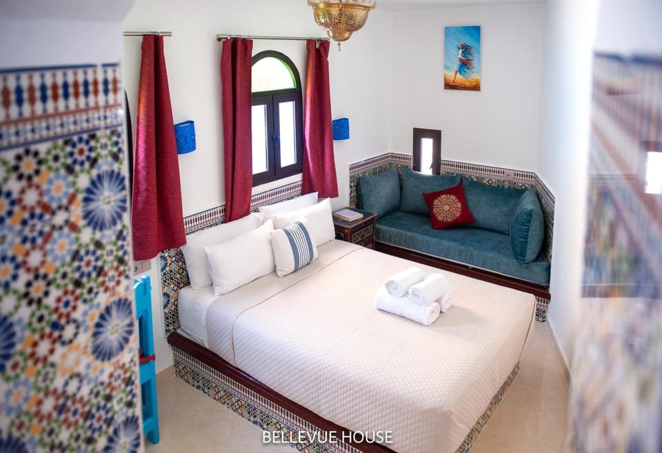 Bed, Seating area, Bedroom, towels