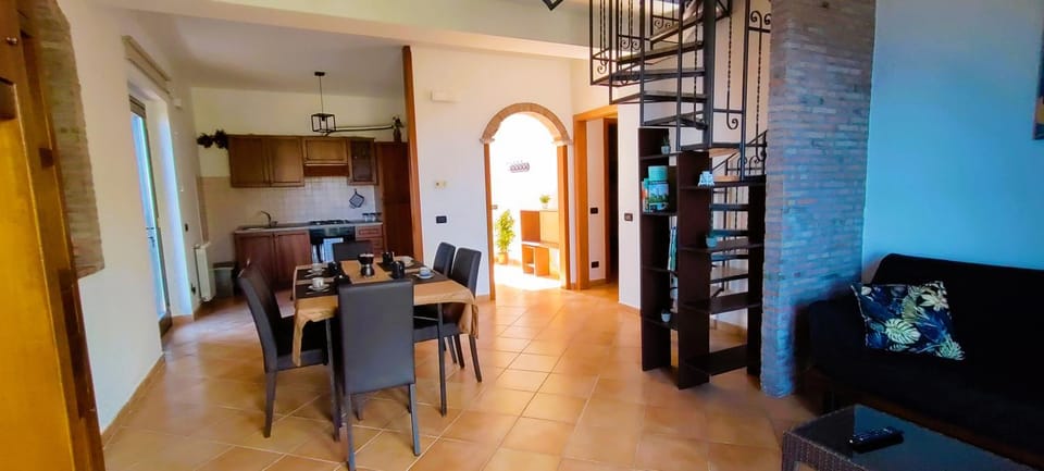 Kitchen or kitchenette, Seating area, Dining area