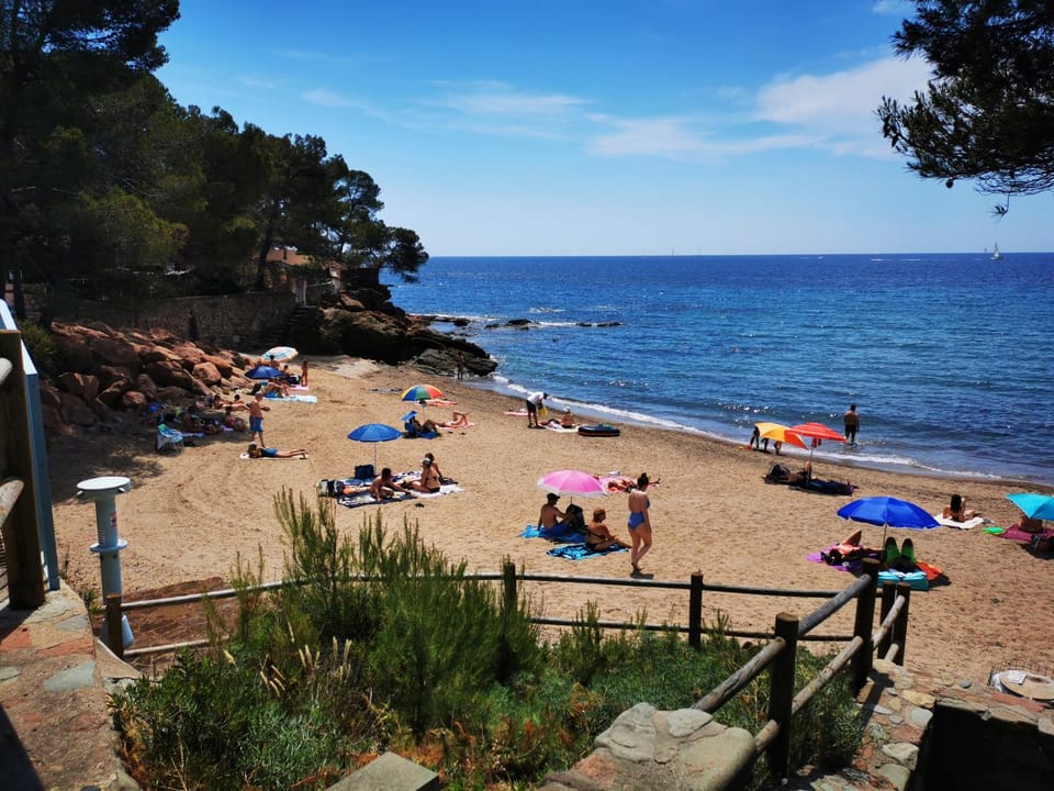 Nearby landmark, Natural landscape, Beach