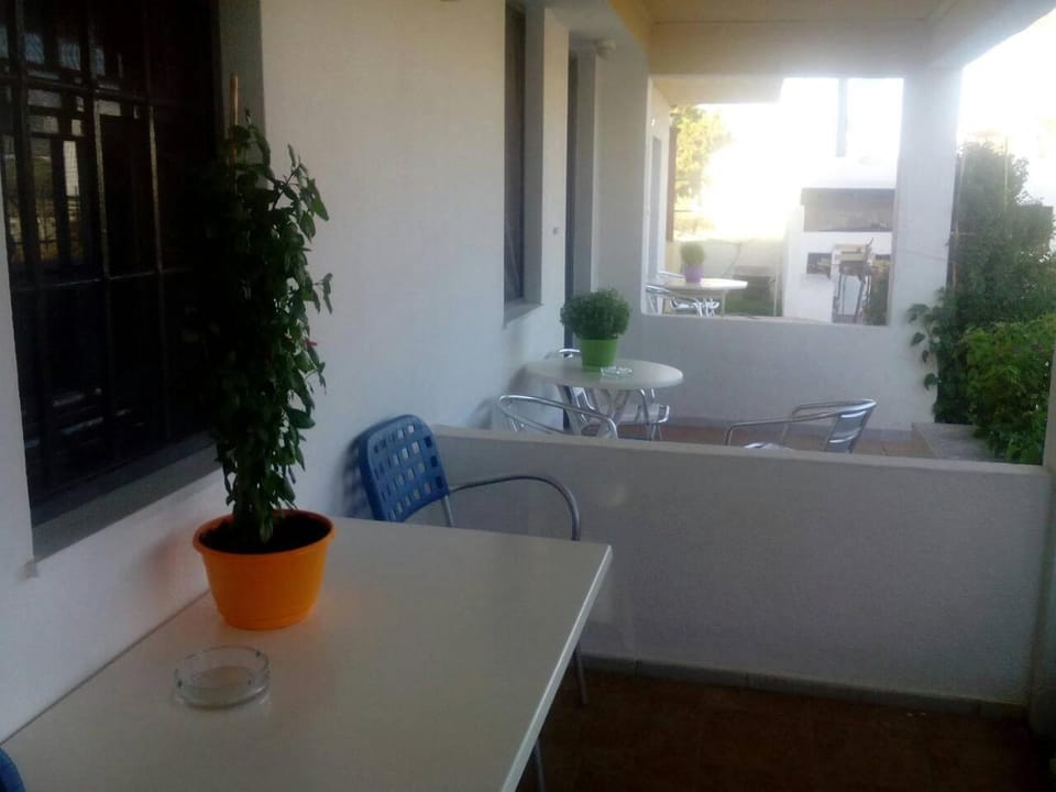 Dining area, Garden view