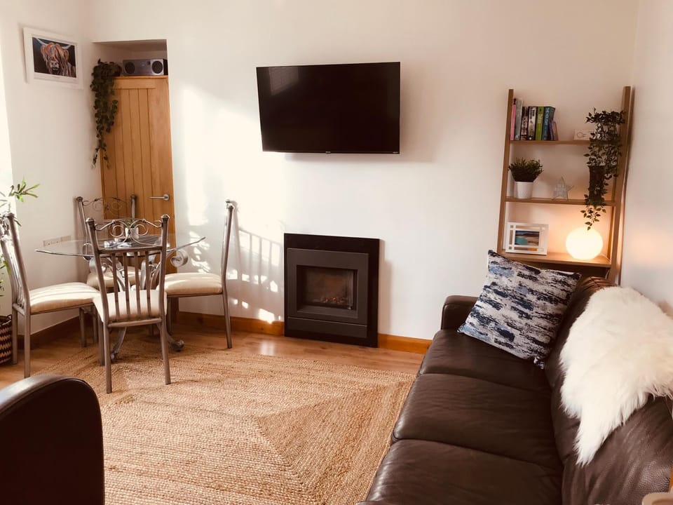 TV and multimedia, Living room, Seating area