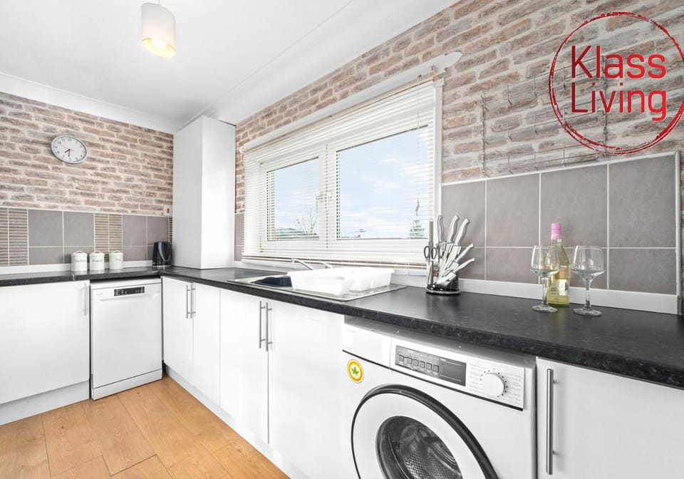 Coffee/tea facilities, Kitchen or kitchenette, Decorative detail, Guests, group of guests, Family