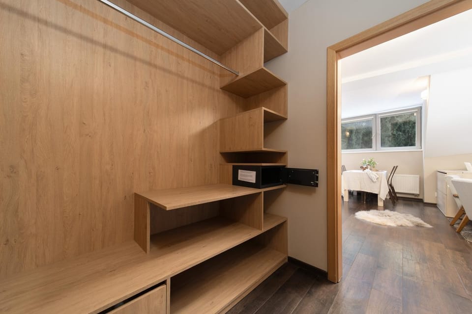 Photo of the whole room, wardrobe