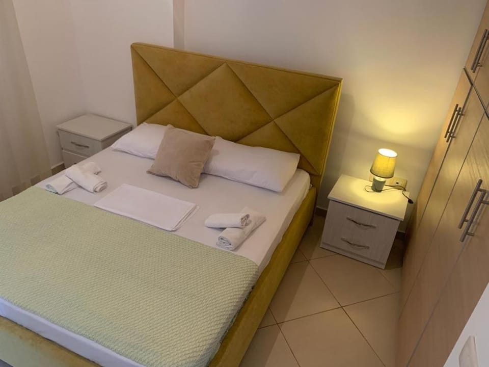 Sea View Apartment! 1min walk from Sea&Promenade! Apartment in Sarandë