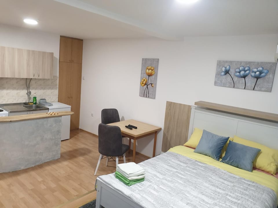 Photo of the whole room
