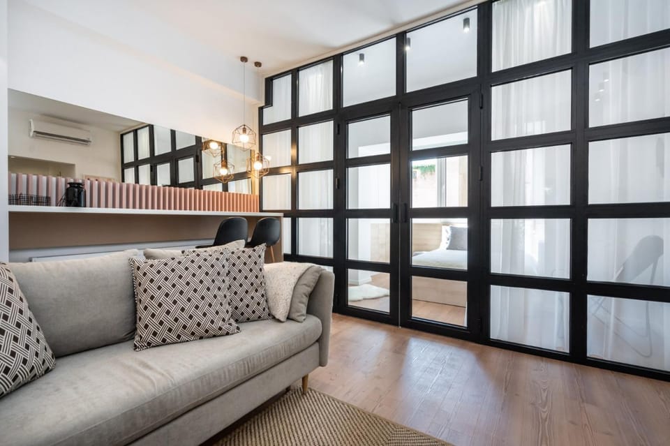 Glamorous Design Apartament in Calea Victoriei Apartment in Bucharest