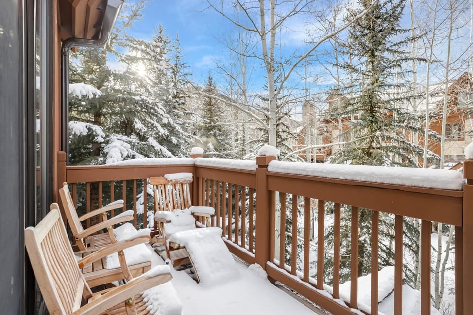 Cozy Mountain 4-Bedroom Retreat in Arrowhead Village townhouse House in Edwards