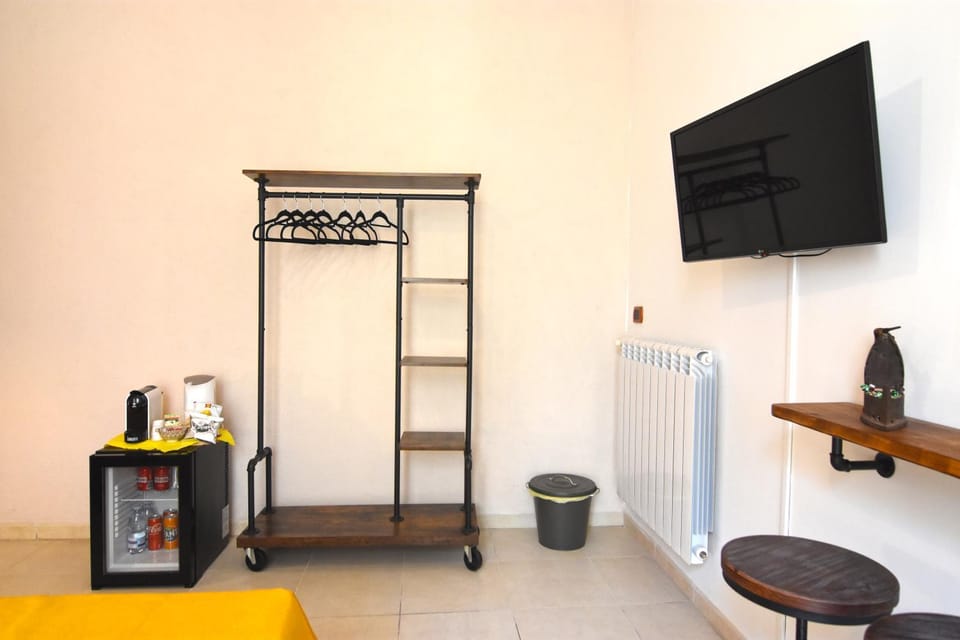 Photo of the whole room, oven, wardrobe