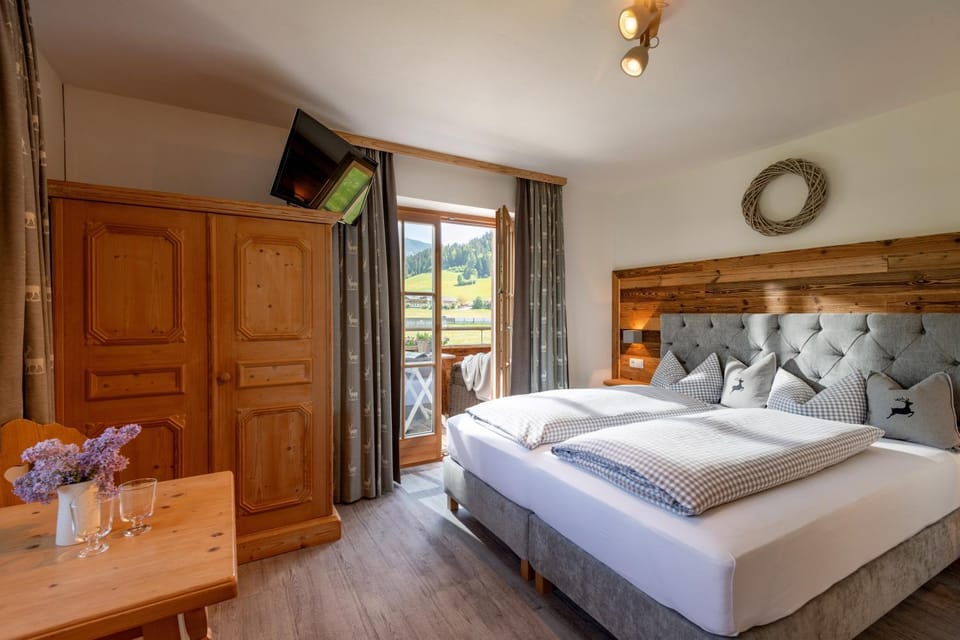 Bed, Bedroom, wardrobe