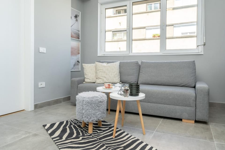 Minimalist Design Apartament in Magheru Apartment in Bucharest