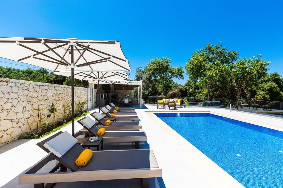 Garden view, Sea view, Swimming pool