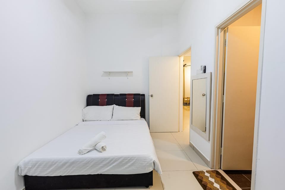 Bedroom, bidet