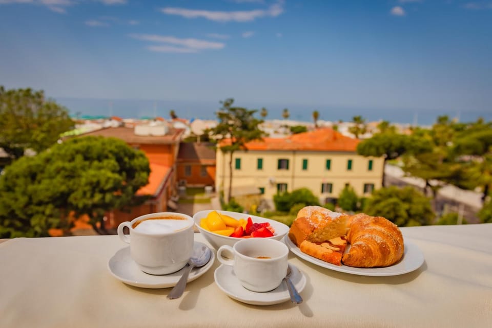 View (from property/room), Balcony/Terrace, Breakfast