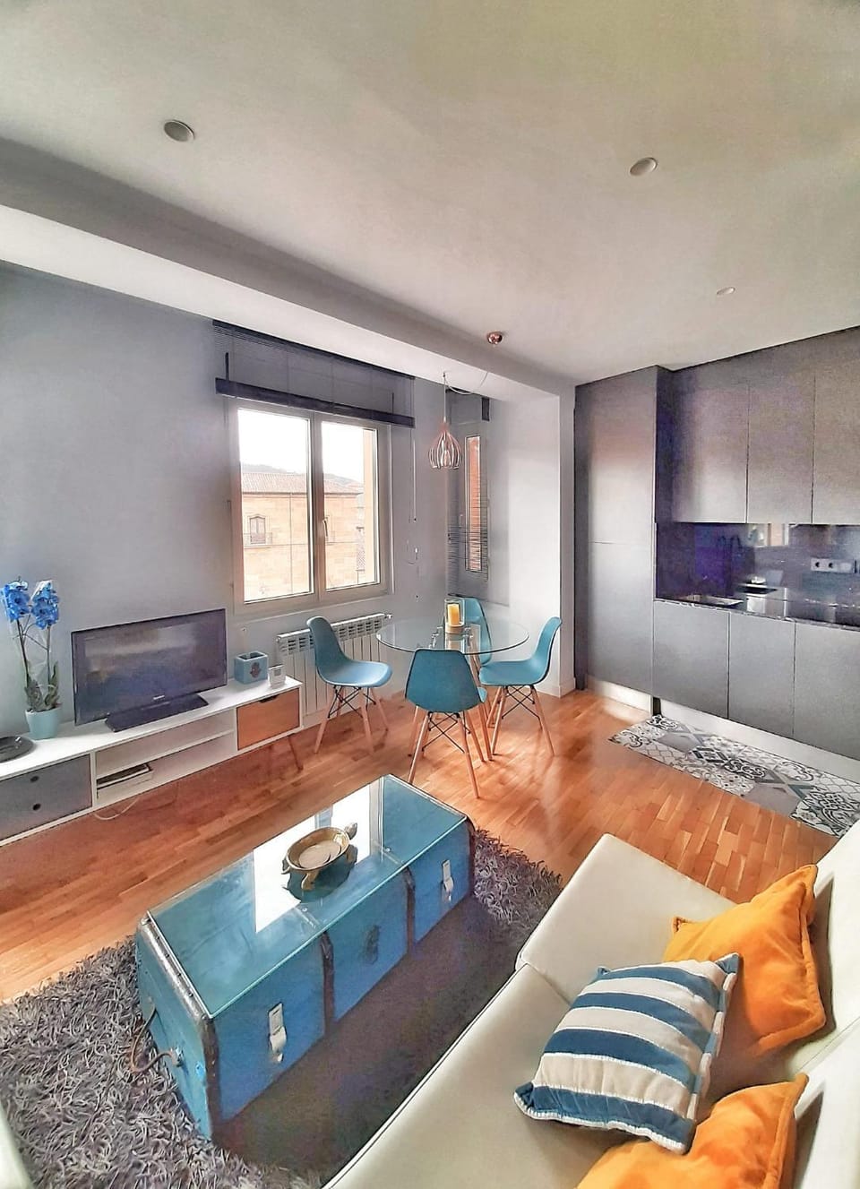 Living room, Decorative detail, kitchen