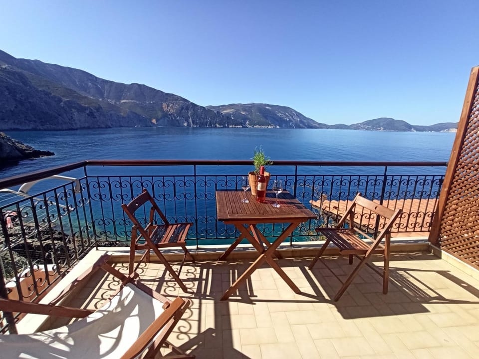 Natural landscape, View (from property/room), Balcony/Terrace, Landmark view, Mountain view, Sea view, sunbed
