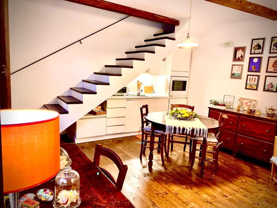 -- La Maisonette Casa Vacanze by Le Dimore del Borgo -- Graziosa casa a due passi dal parco Aymerich - Cucina - Dotazione biancheria - Tutti i comfort - Privacy libertà come stare a casa -Per coppie famiglie amici - Holiday Home with Kitchen House in Sardinia