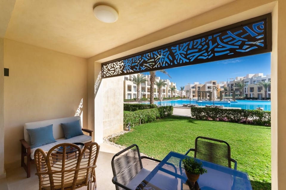 Balcony/Terrace, Pool view