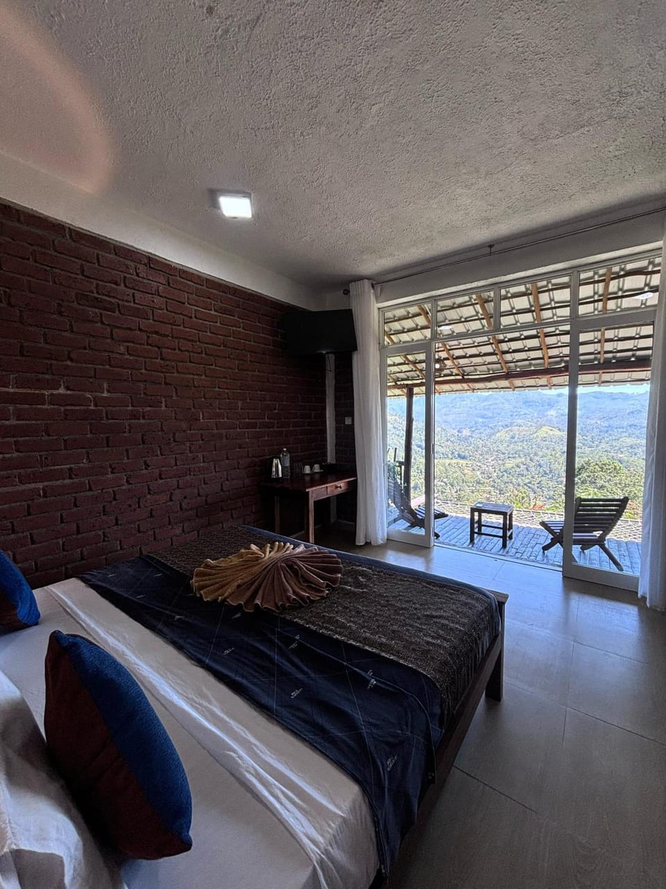 Natural landscape, View (from property/room), Balcony/Terrace, Photo of the whole room, Bedroom, Mountain view