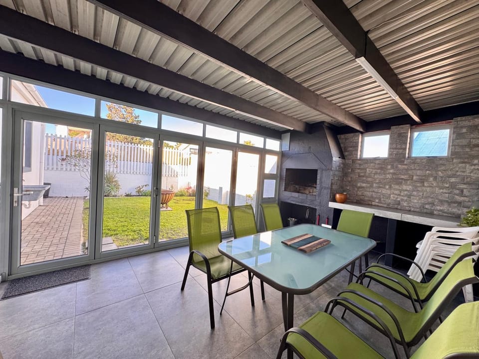 5 bedroom home in Langebaan, located close to Club Mykonos and Laguna Mall House in Western Cape