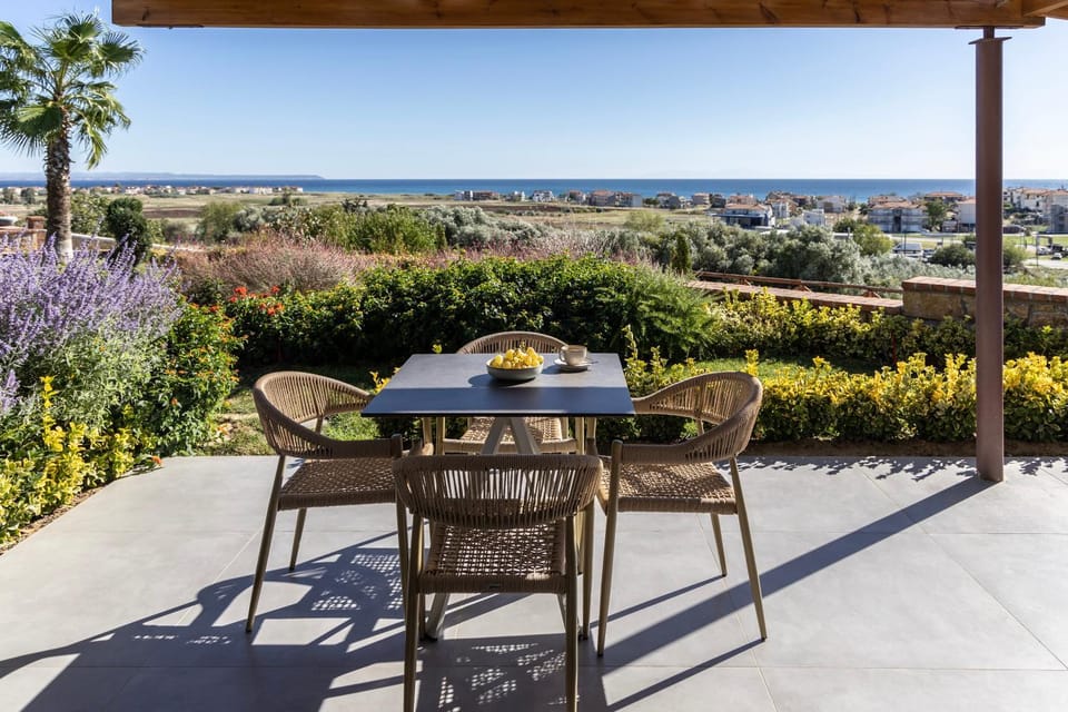 City view, Garden view, Sea view